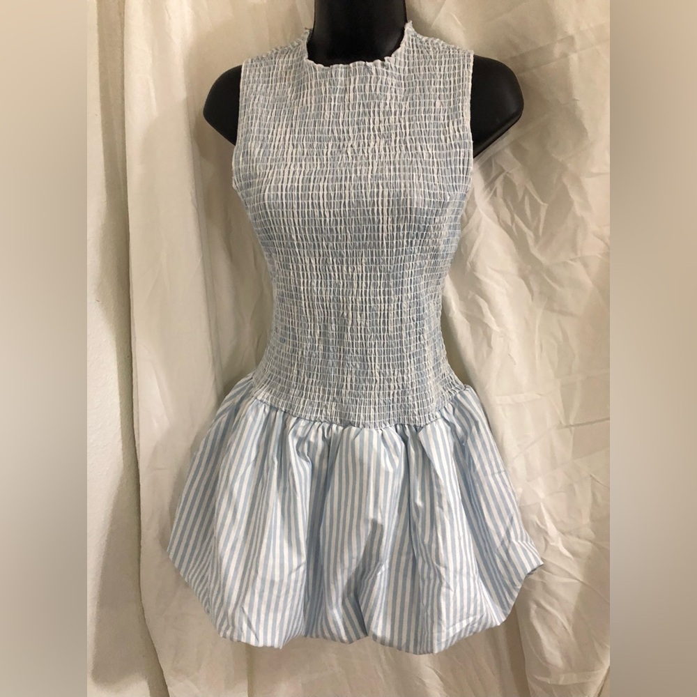 Blue‎ white striped smocked bodice bubble hem mini dress size large brand new